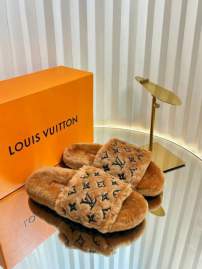 Picture of Louis Vuitton Slippers _SKULVsz35-40mnq1113522